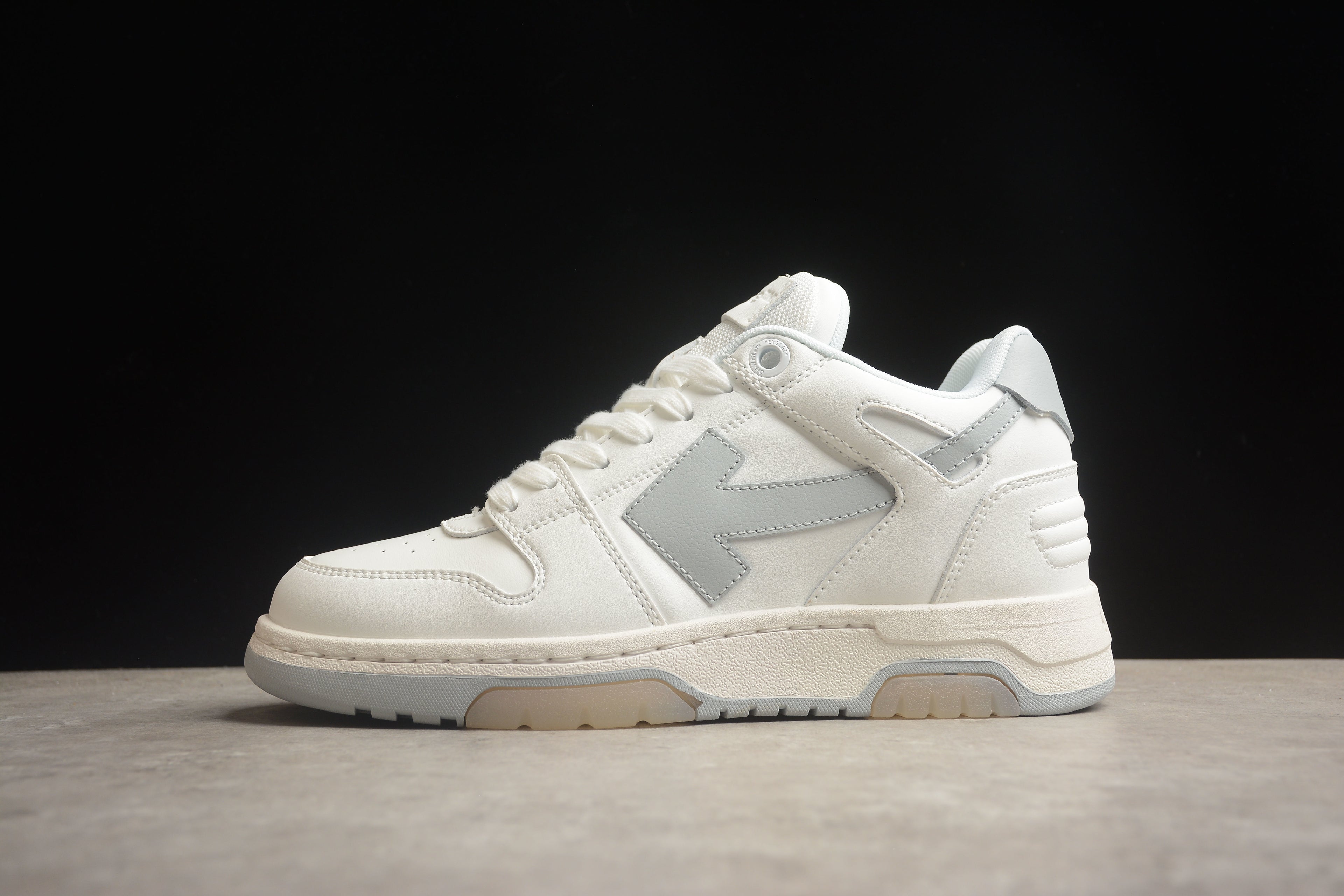 OFF-WHITE Out Of Office ( G&W)