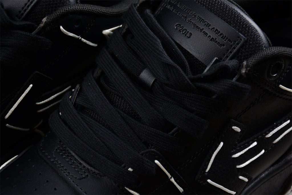 OFF-WHITE Out Of Office(W&B)