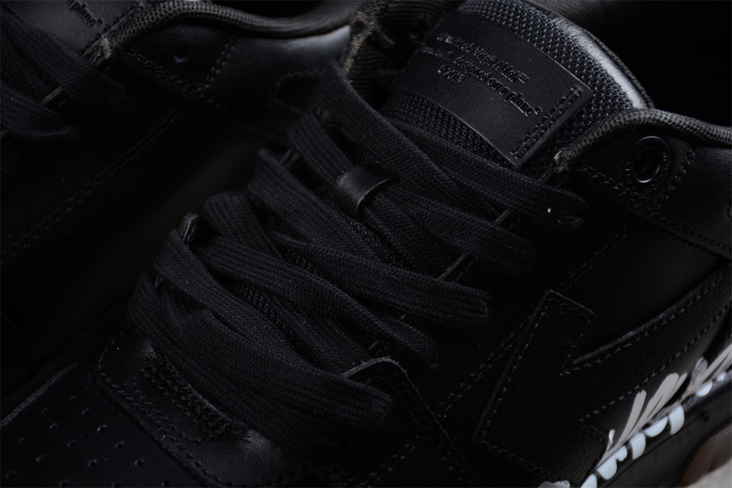 OFF-WHITE Out Of Office(B&W)