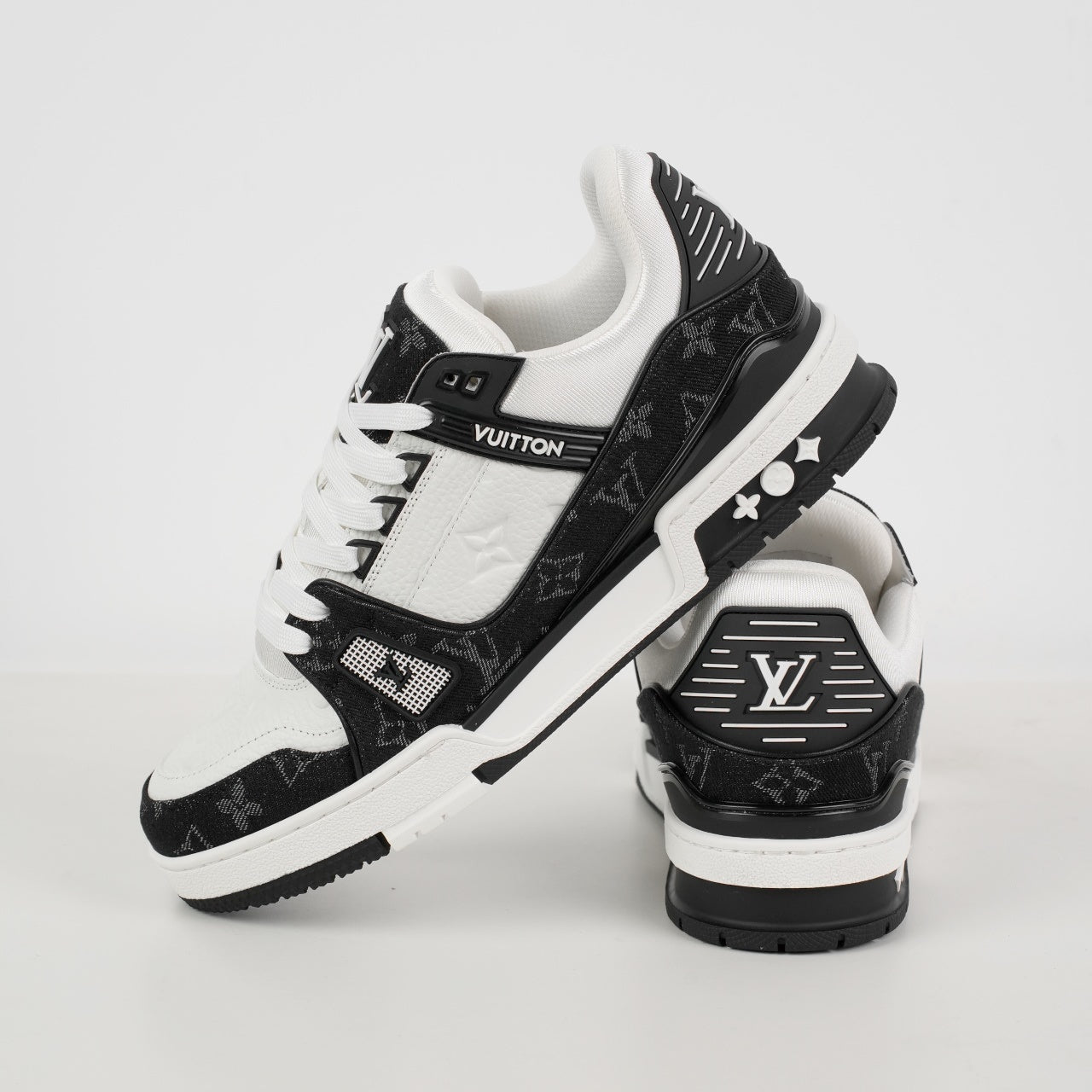 Louis Vuitton Trainer ( B&W)
