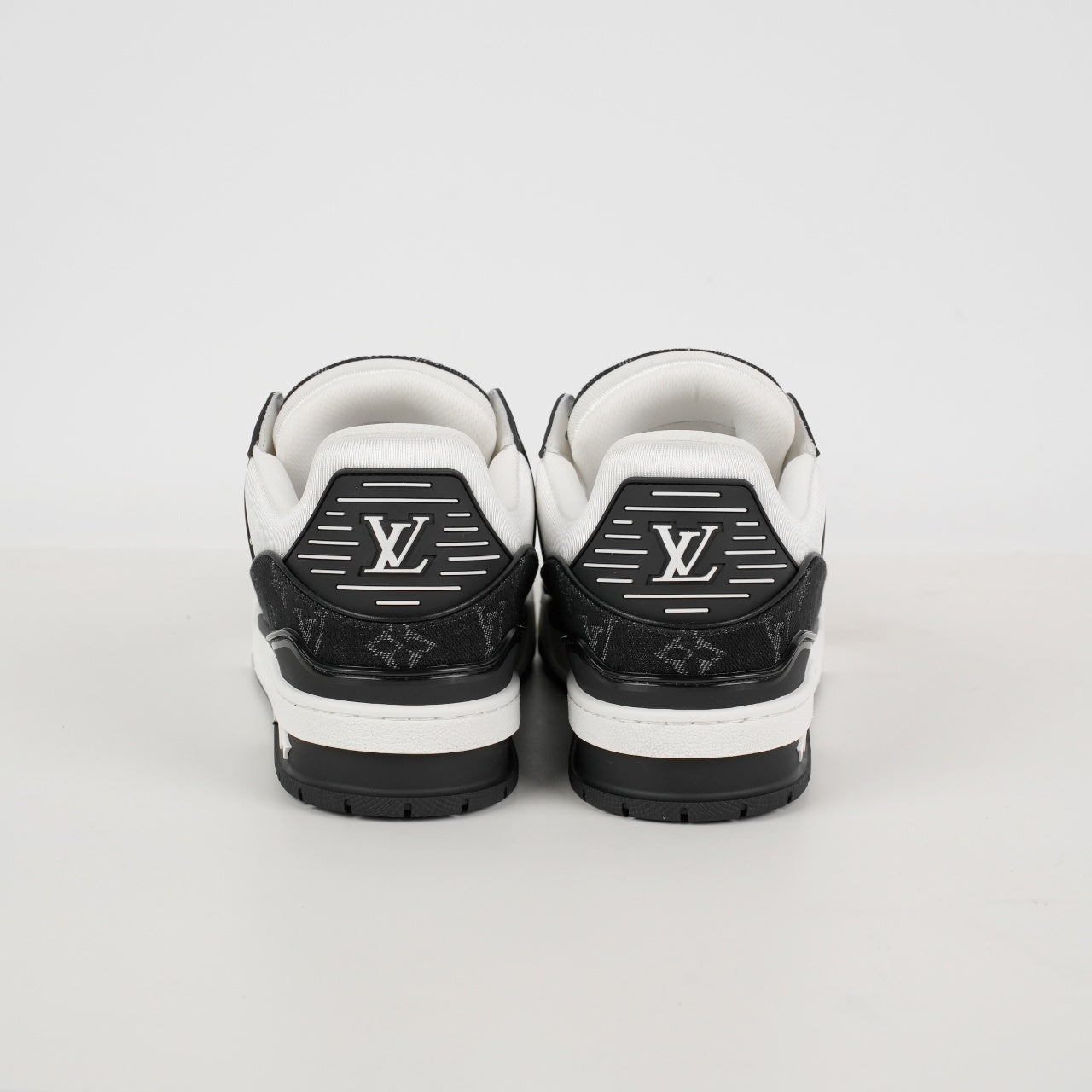 Louis Vuitton Trainer ( B&W)